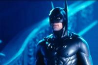 Mengapa George Clooney Menggantikan Val Kilmer Sebagai Batman?