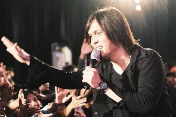 Caleg PDIP Bertabur Bintang,  dari Krisdayanti Hingga Once Mekel