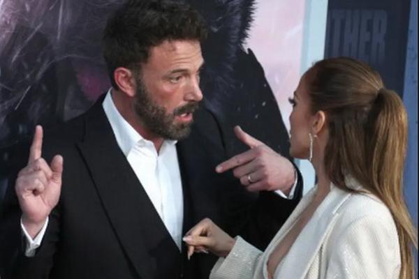 Rumor Perpecahan, Ben Affleck Dikabarkan Tinggal di Rumah Terpisah dari Jennifer Lopez. (FOTO: GETTY IMAGES) 