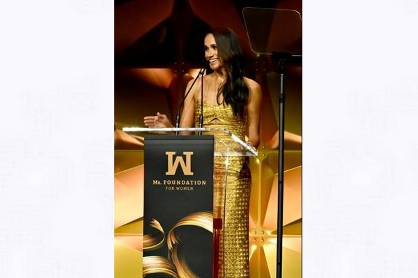 Dikejar 12 Paparazzi di New York, Meghan Markle dan Pangeran Harry Nyaris Alami Kecelakaan