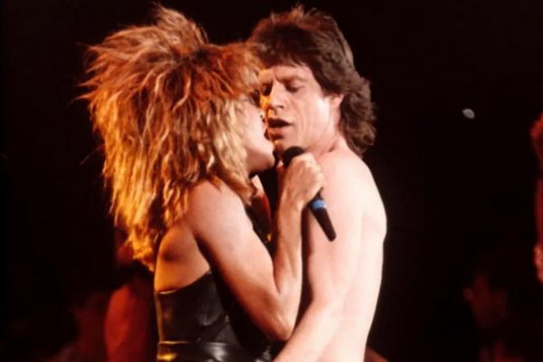 Berteman Dekat, Tina Turner Ungkap Aksi Nakal Mick Jagger di Atas Panggung