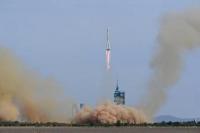 China Luncurkan Misi Shenzhou-16 dan Tiga Astronot ke Stasiun Luar Angkasa