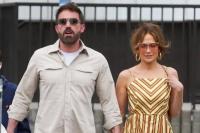 Jennifer Lopez dan Ben Affleck Beli Mansion Mewah Seharga Rp900 Miliar di Beverly Hills