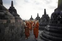 Jelang Waisak, 32 Bhikku Tempuh Ribuan Kilometer dan Tiba di Candi Borobudur