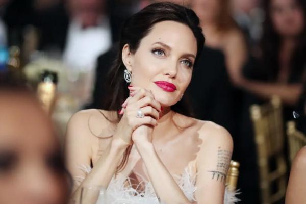 Pertarungan Hukum dengan Brad Pitt, Angelina Jolie Harus Serahkan Perjanjian Kerahasiaan Selama 8 Tahun. (FOTO: GETTY IMAGES) 