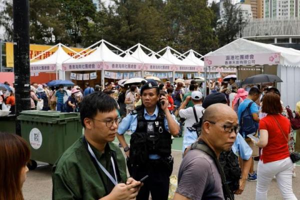 Peringatan Peristiwa Tiananmen, Hong Kong Tahan Delapan Aktivis