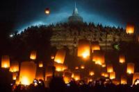 Ribuan Lampion Penuhi Langit Candi Borobudur