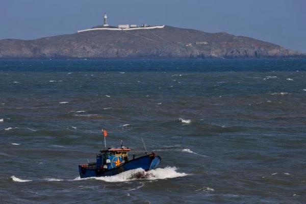 China Tegur Angkatan Laut AS dan Kanada karena Transit di Selat Taiwan
