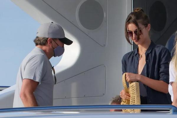 Leonardo DiCaprio Liburan di Kapal Pesiar Mewah dengan Model Berusia 22 Tahun
