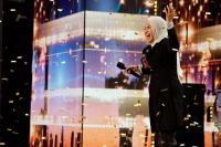 Wujudkan Mimpi Putri Ariani Peserta Tunanetra asal Indonesia, Simon Cowell Beri Golden Buzzer AGT