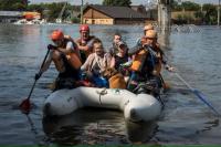 Puluhan Ribu Warga Ukraina Selatan Mengungsi akibat Banjir dari Bendungan Jebol