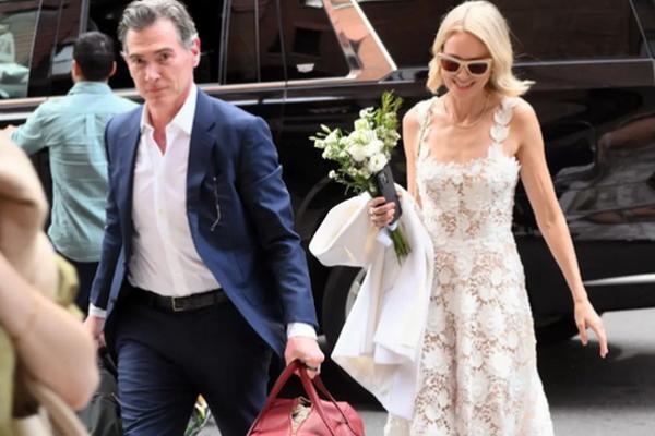 Kenakan `Gaun Pengantin`, Naomi Watts dan Billy Crudup Picu Rumor Pernikahan