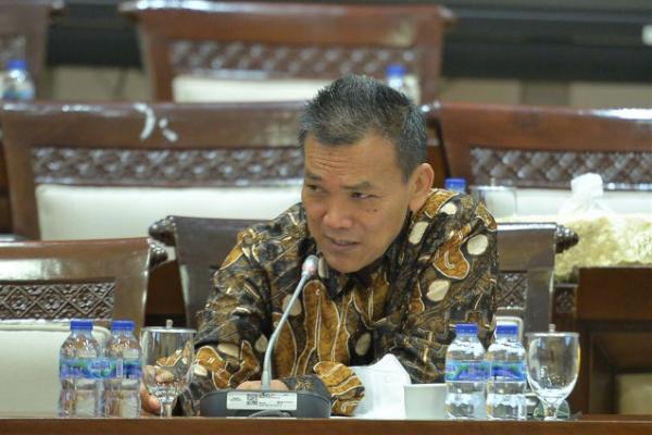 DPR Tegaskan Perbankan Syariah BukanMengkotak-Kotakan Muslim dan Non-Muslim