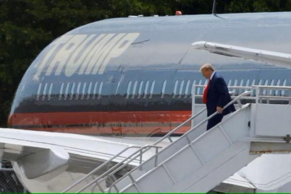 Trump ke Florida untuk Hadapi Dakwaan Kasus Dokumen Rahasia, Republik Nilai Politis