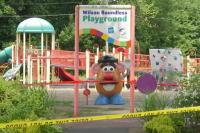 Bermain di Perosotan Playground, Dua Anak Tiba-tiba Menderita Luka Bakar