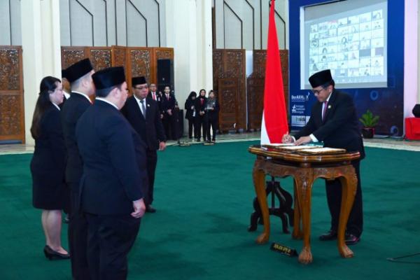 Sekjen DPR Minta Seluruh Pegawai Bekerja Lebih Baik