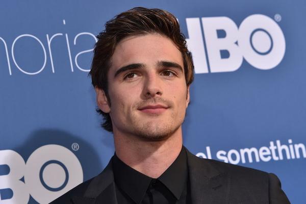 Putus dari Model Kaia Gerber, Jacob Elordi Liburan di Pantai Italia Bareng Olivia Jade Giannuli