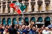 Hingga saat Pemakaman pun, Mantan PM Berlusconi Memecah Belah Italia