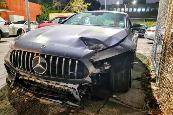 Pete Davidson Dituduh Mengemudi Sembrono Setelah Mobilnya Menabrak Rumah Warga