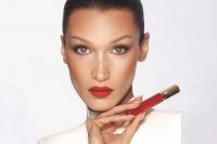 Tampil Cantik dan Segar, Bella Hadid Bagikan Tips Beauty Hack dari TikTok