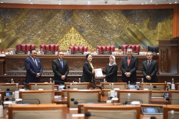 DPR Terima Laporan Hasil Pemeriksaan Keuangan Pemerintah Tahun 2022