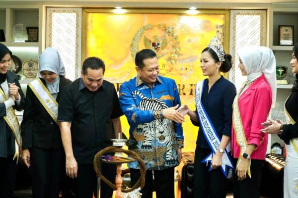 Bamsoet Ajak Puteri Otonomi Turut Kembangkan Pembangunan Desa