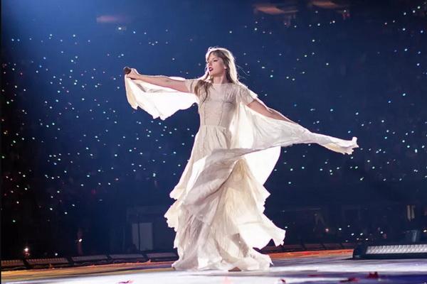 Inilah Gaun-gaun Cantik Taylor Swift yang Dipakai Selama Konser Eras Tour 2023 (FOTO; GETTY IMAGES)