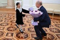 Presiden Putin Dampingi Gadis Cilik Melobi Menkeu untuk Dapatkan Anggaran