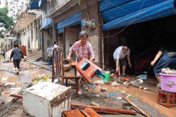 Hujan Lebat dan Banjir Tewaskan 15 Orang di China Barat Daya