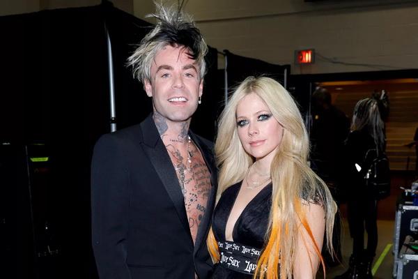 Mod Sun Rilis Lagu Strangers, Terinspirasi dari Putusnya Pertunangan dengan Avril Lavigne