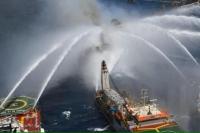 Kebakaran Anjungan Lepas Pantai, Meksiko Kehilangan 700.000 Barel Minyak