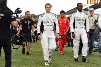 Impian Setiap Pria, Brad Pitt Kendarai Mobil Balap di Grand Prix Formula 1
