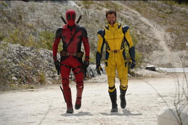 Ryan Reynolds dan Hugh Jackman di film Deadpool 3. (FOTO: MARVEL STUDIOS) 