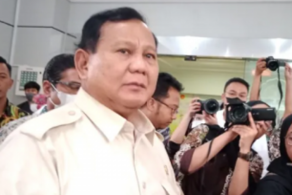 Jenguk ke RS,  Prabowo Minta Semua Pihak Doakan Cak Nun