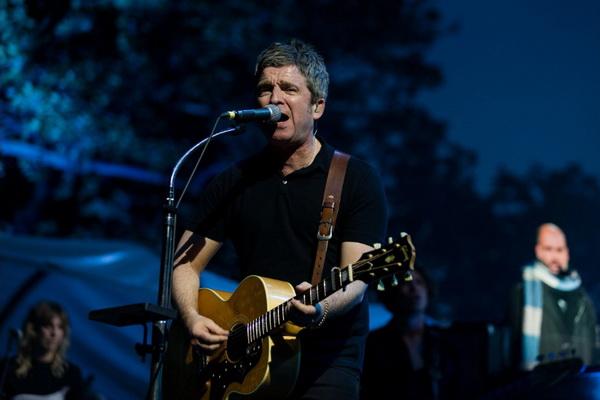 Bertemu Astronot yang Jadi Penggemarnya, Noel Gallagher Diundang ke Intrepid Museum