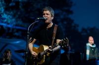 Bertemu Astronot yang Jadi Penggemarnya, Noel Gallagher Diundang ke Intrepid Museum