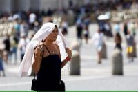 Gelombang Panas: 23 Kota Eropa Siaga Merah, Rekor Suhu Hanguskan China