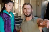 Main Bareng di Thor: Love and Thunder, Chris Hemsworth tak Ingin Putrinya Berkarier di Hollywood