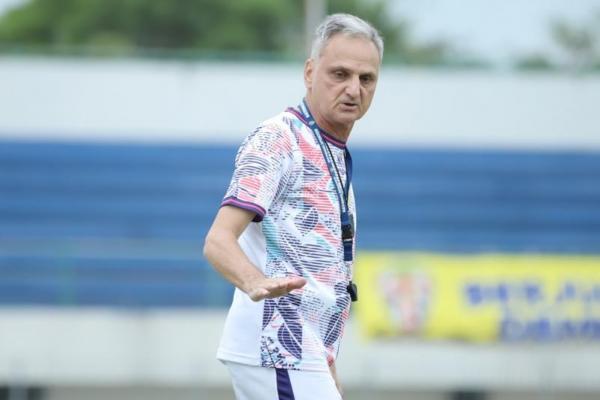 Hadapi Borneo FC, Marian Mihail Matangkan Taktik PSS Sleman