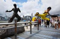 Penggemar Berduyun-duyun ke Hong Kong Peringati 50 Tahun Kematian Bruce Lee