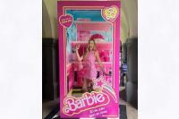 Seperti Boneka Hidup, Intip Penampilan Margot Robbie ala Barbie dengan Gaun Menawan