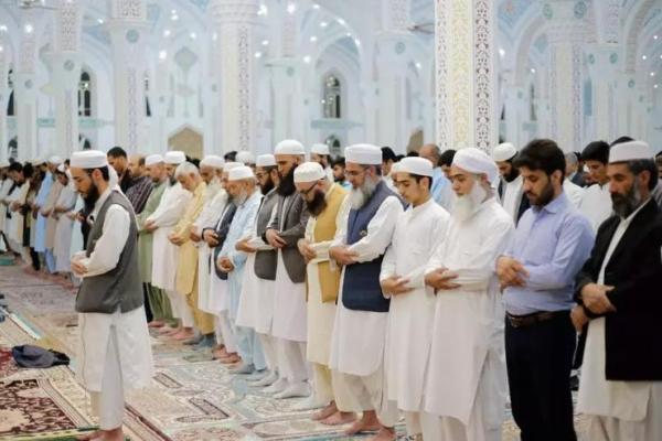 Jarang Diketahui, Sederet Kebiasaan Ini Ternyata Makruh Dalam Shalat
