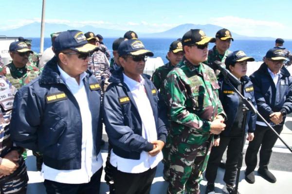 Bamsoet Tabur Bunga Kenang Prajurit KRI Nanggala 402
