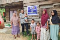 Abdullah Puteh Serahkan Bantuan Aspirasi Rehab Rumah BSPS di Aceh Tamiang