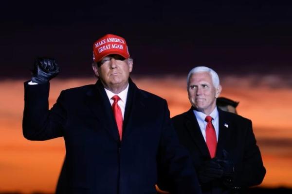 Begini Cerita dalam Dakwaan Trump tentang Pence dan Telepon Hari Natal