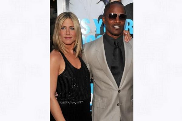 Jennifer Aniston Bantah Dukung Antisemitisme Setelah Beri Tanda Like di Postingan Jamie Foxx