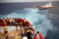 Dua Tewas dan 57 Migran Diselamatkan dari Kapal Karam di Lampedusa Italia