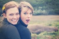 Bertahun-tahun Putus Hubungan Persahabatan dengan Taylor Swift, Karlie Kloss Nonton Eras Tour