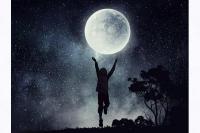 15 Agustus Legenda Hari Nyanyian Bulan, Petik Ceri Saat Purnama Rasanya Lebih Manis