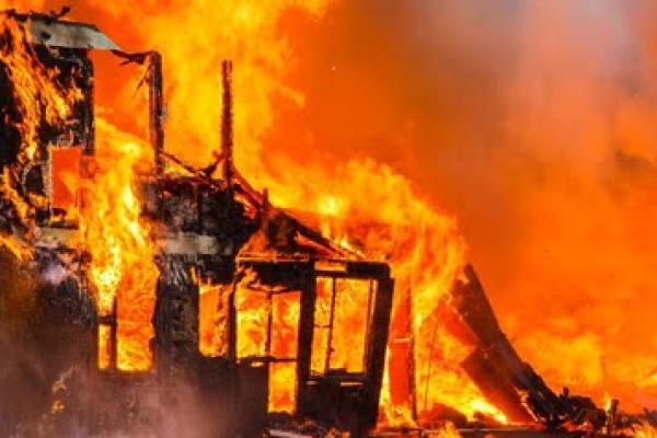 Diduga Akibat Puntung Rokok, Hotel di Melawai Terbakar, 3 Tewas